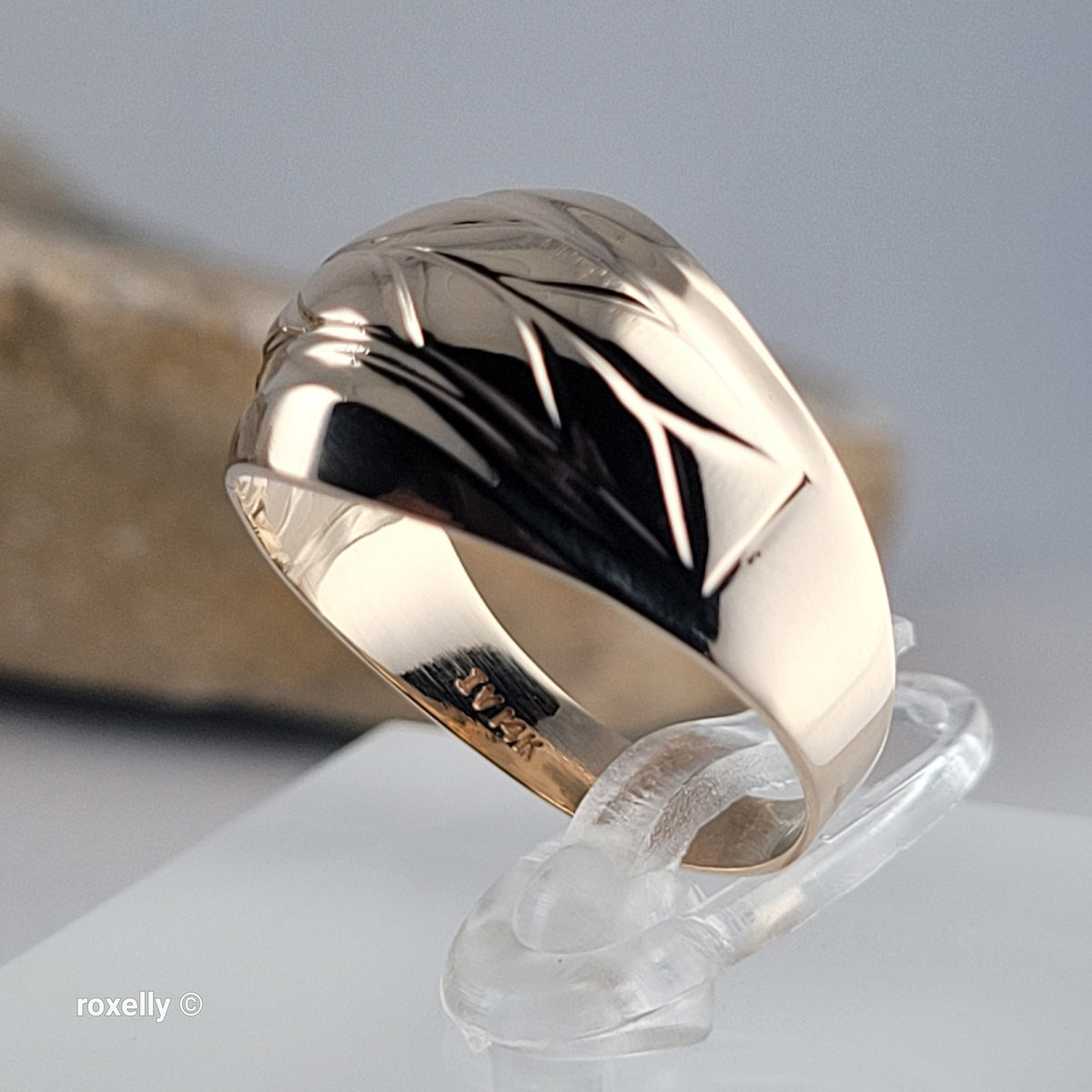 14K Yellow Gold Dome Design Ring Size 7.75 - Solid Gold