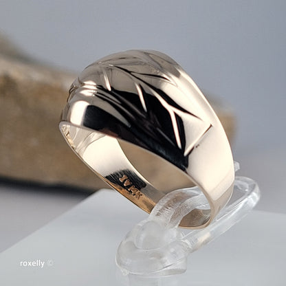 14K Yellow Gold Dome Design Ring Size 7.75 - Solid Gold