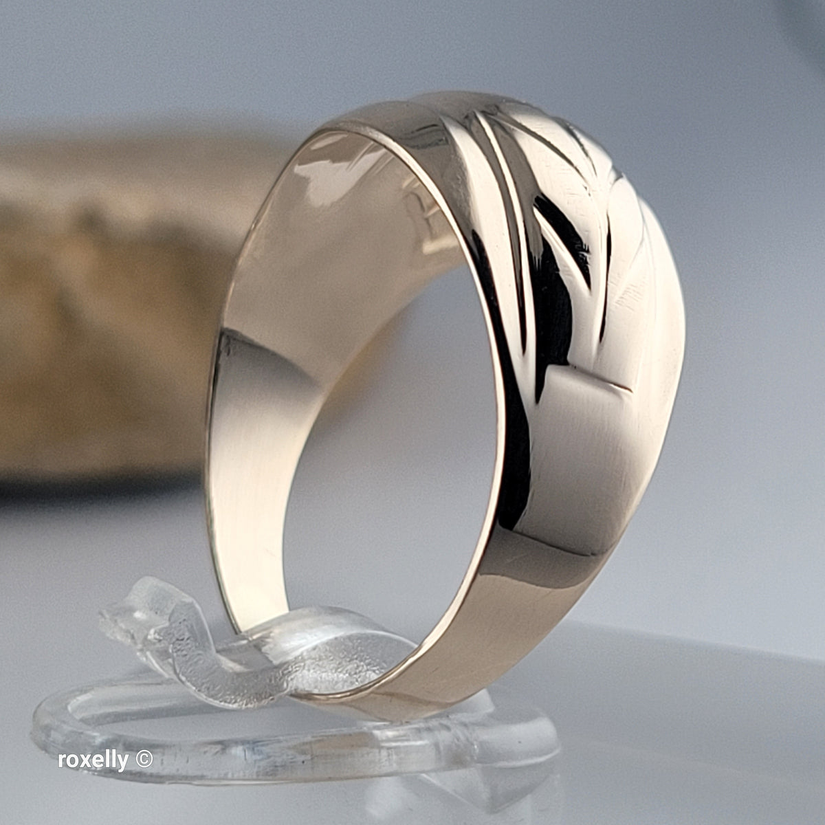 14K Yellow Gold Dome Design Ring Size 7.75 - Solid Gold