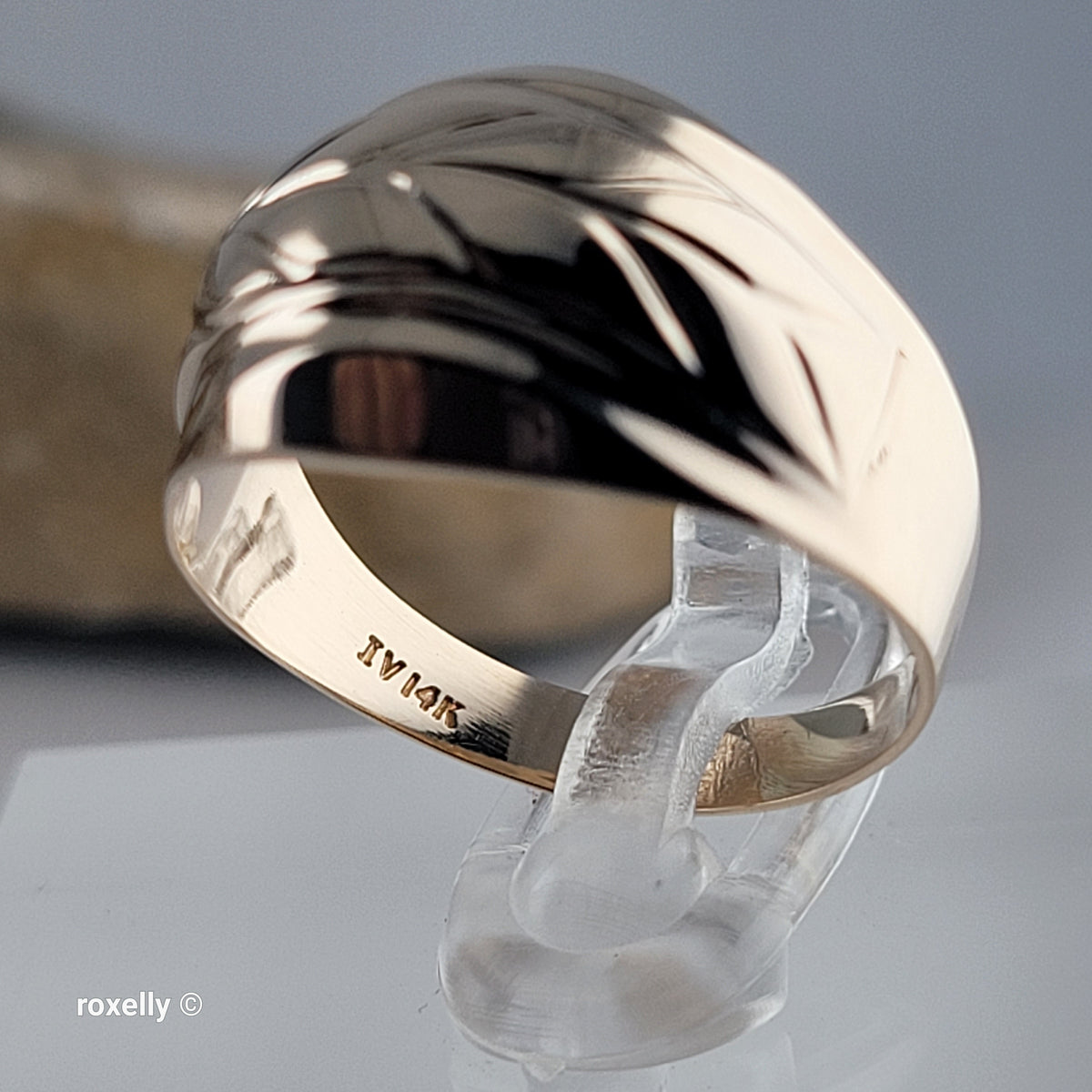 14K Yellow Gold Dome Design Ring Size 7.75 - Solid Gold