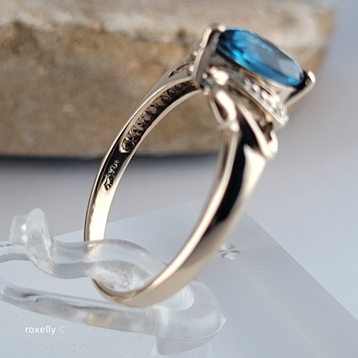 10K Yellow Gold Blue Topaz and Genuine Diamonds Ring Size 6.5 - Solid Gold