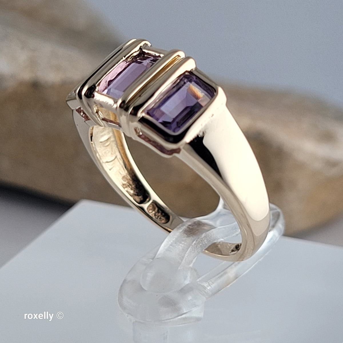 14K Yellow Gold Purple Amethyst Gemstones Ring Size 6.5 - Solid Gold