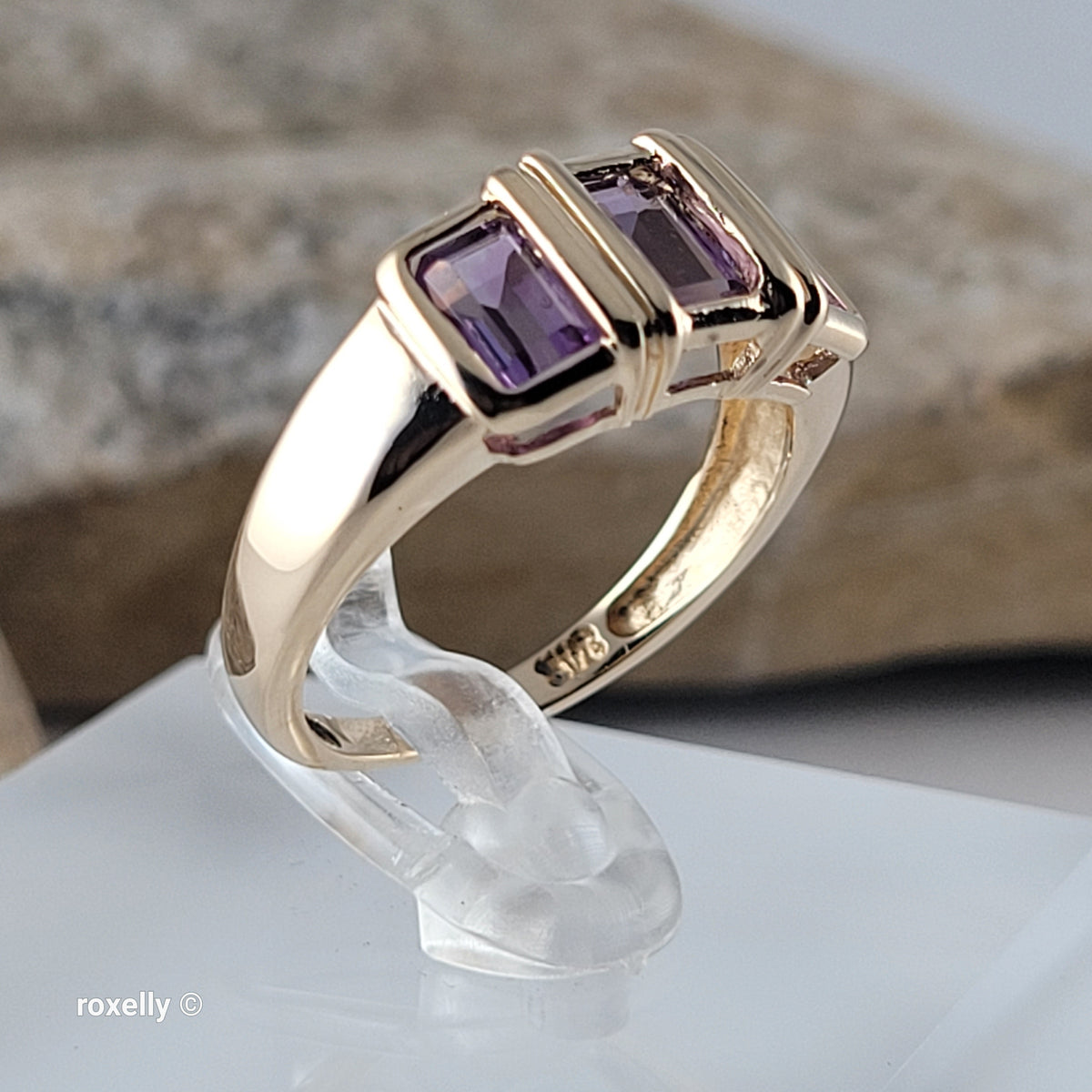 14K Yellow Gold Purple Amethyst Gemstones Ring Size 6.5 - Solid Gold