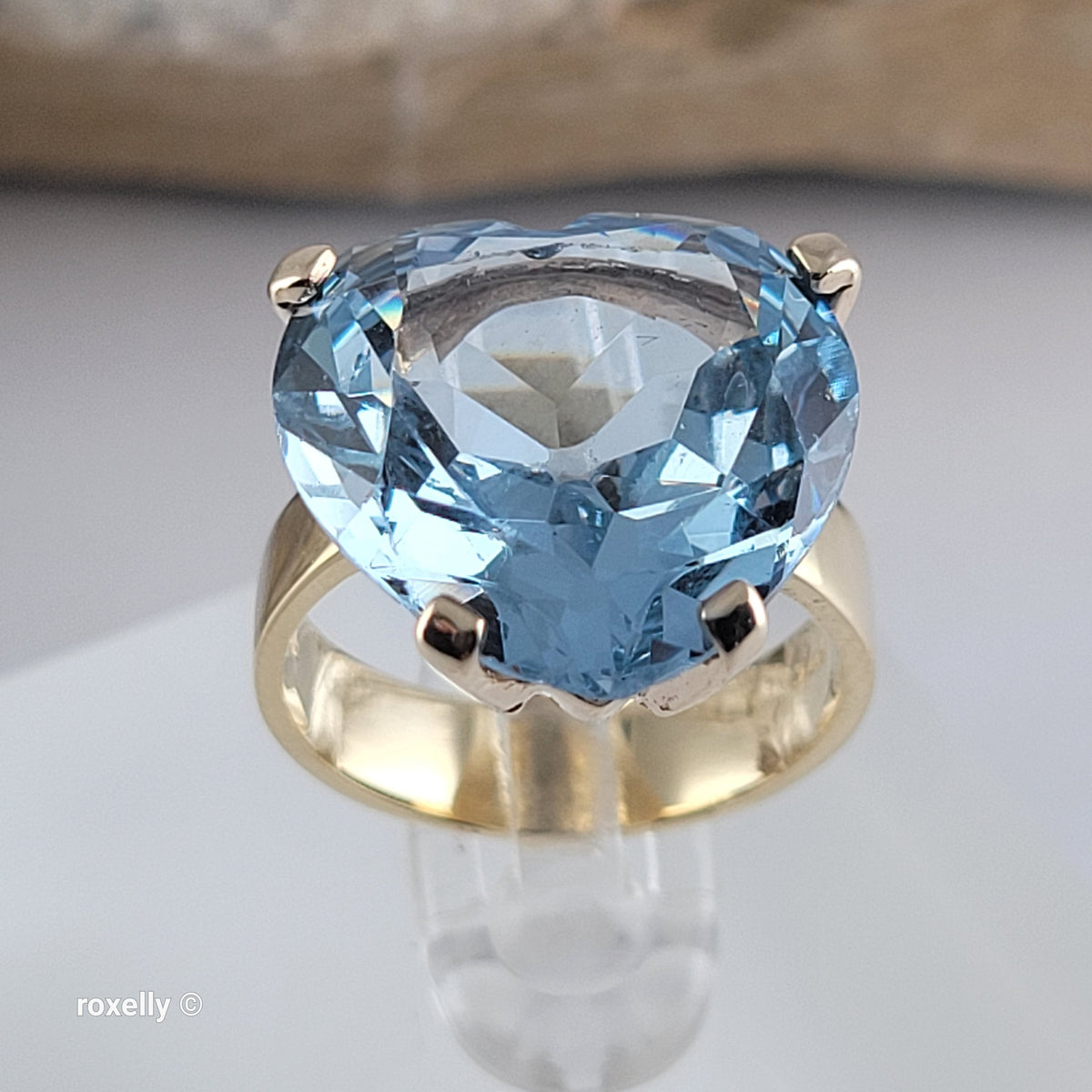 18K Yellow Gold Heart-Shaped Blue Topaz Ring Size 5.75 - Solid Gold
