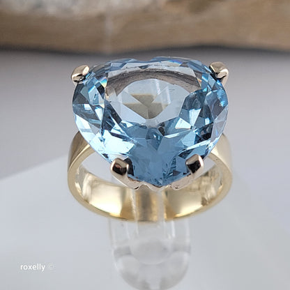18K Yellow Gold Heart-Shaped Blue Topaz Ring Size 5.75 - Solid Gold