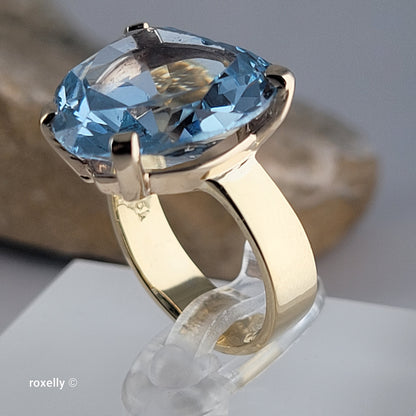 18K Yellow Gold Heart-Shaped Blue Topaz Ring Size 5.75 - Solid Gold