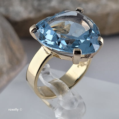 18K Yellow Gold Heart-Shaped Blue Topaz Ring Size 5.75 - Solid Gold