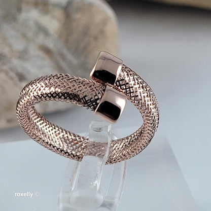 10K Rose Gold Flexible Mesh Ring Size 6.5, Made in Italy - Solid Gold