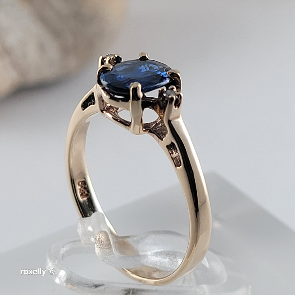 10K Yellow Gold Blue Sapphire & Genuine Diamonds Ring Size 5 - Solid Gold
