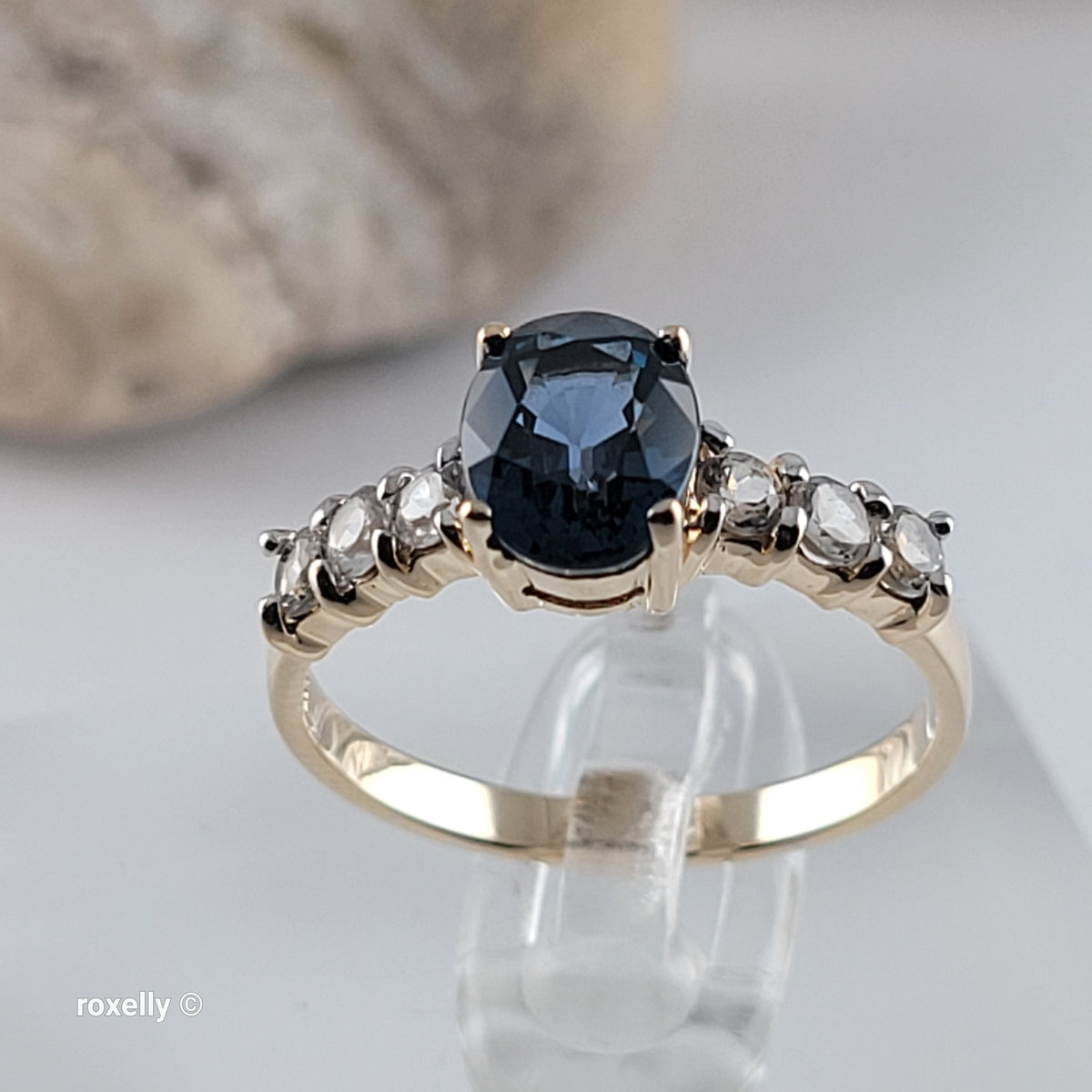 14K Yellow Gold Iolite and White Topaz Gemstones Size 6.75 - Solid Gold