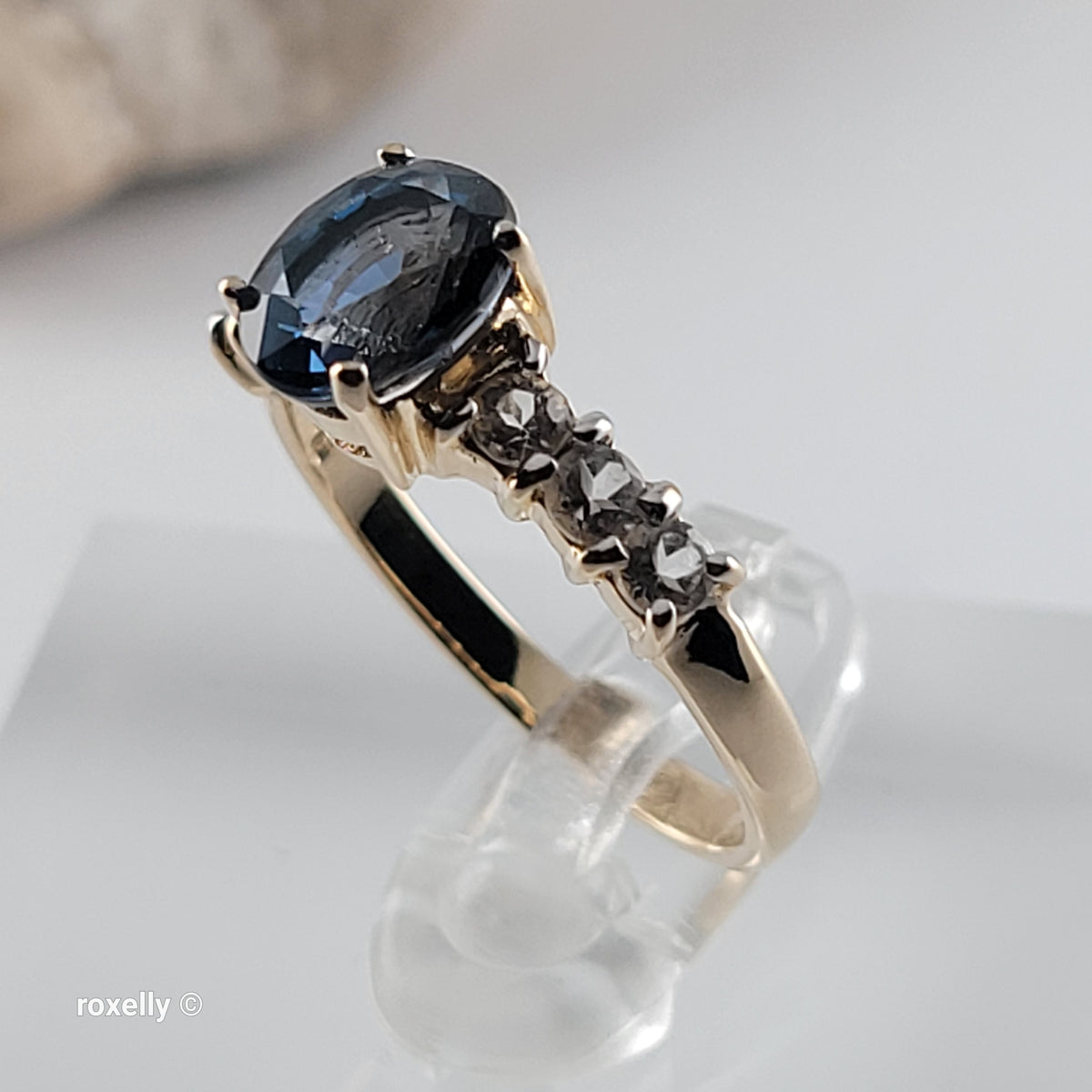 14K Yellow Gold Iolite and White Topaz Gemstones Size 6.75 - Solid Gold