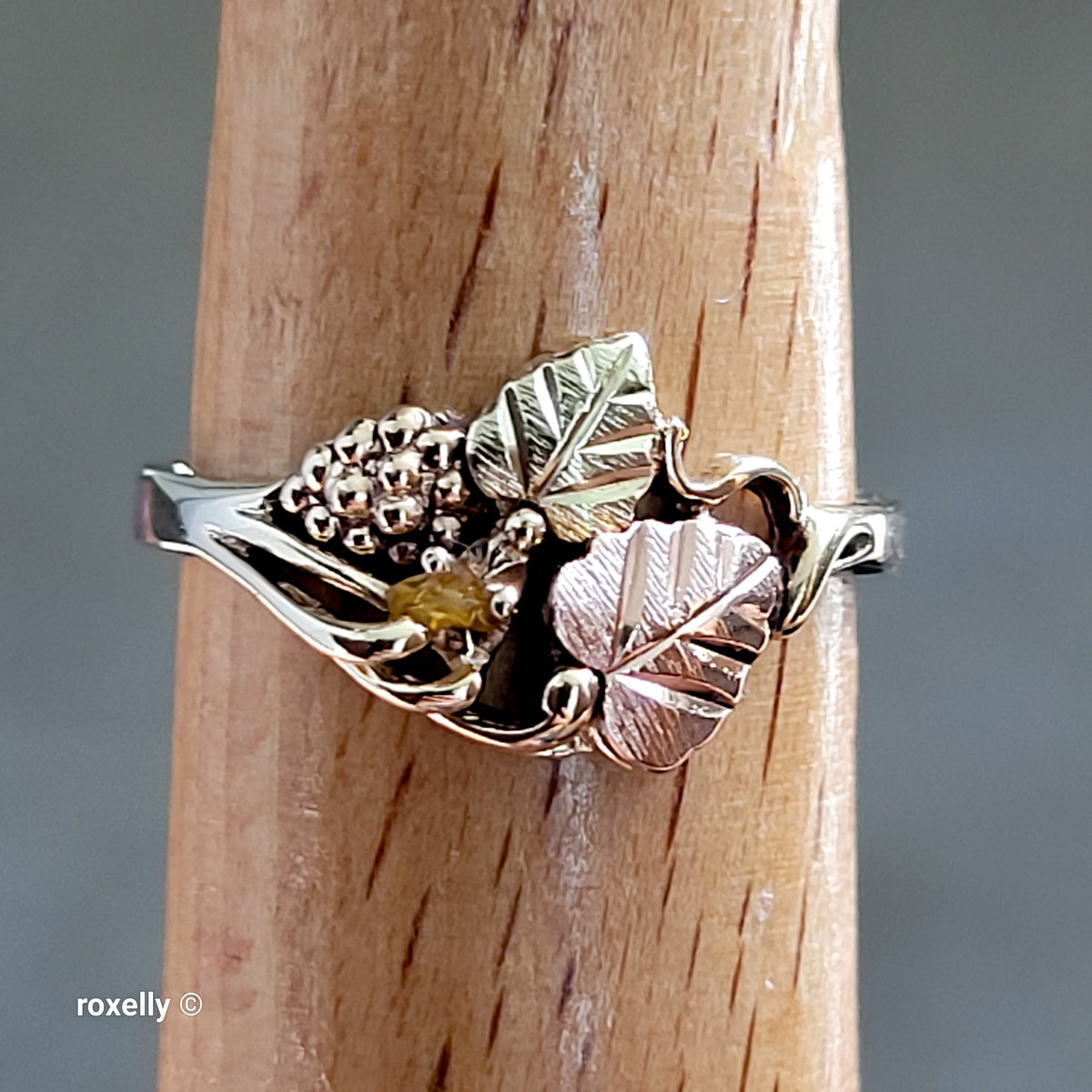 10K Yellow Gold Citrine and Leaves Black Hills Ring Size 6.75 - Solid Gold