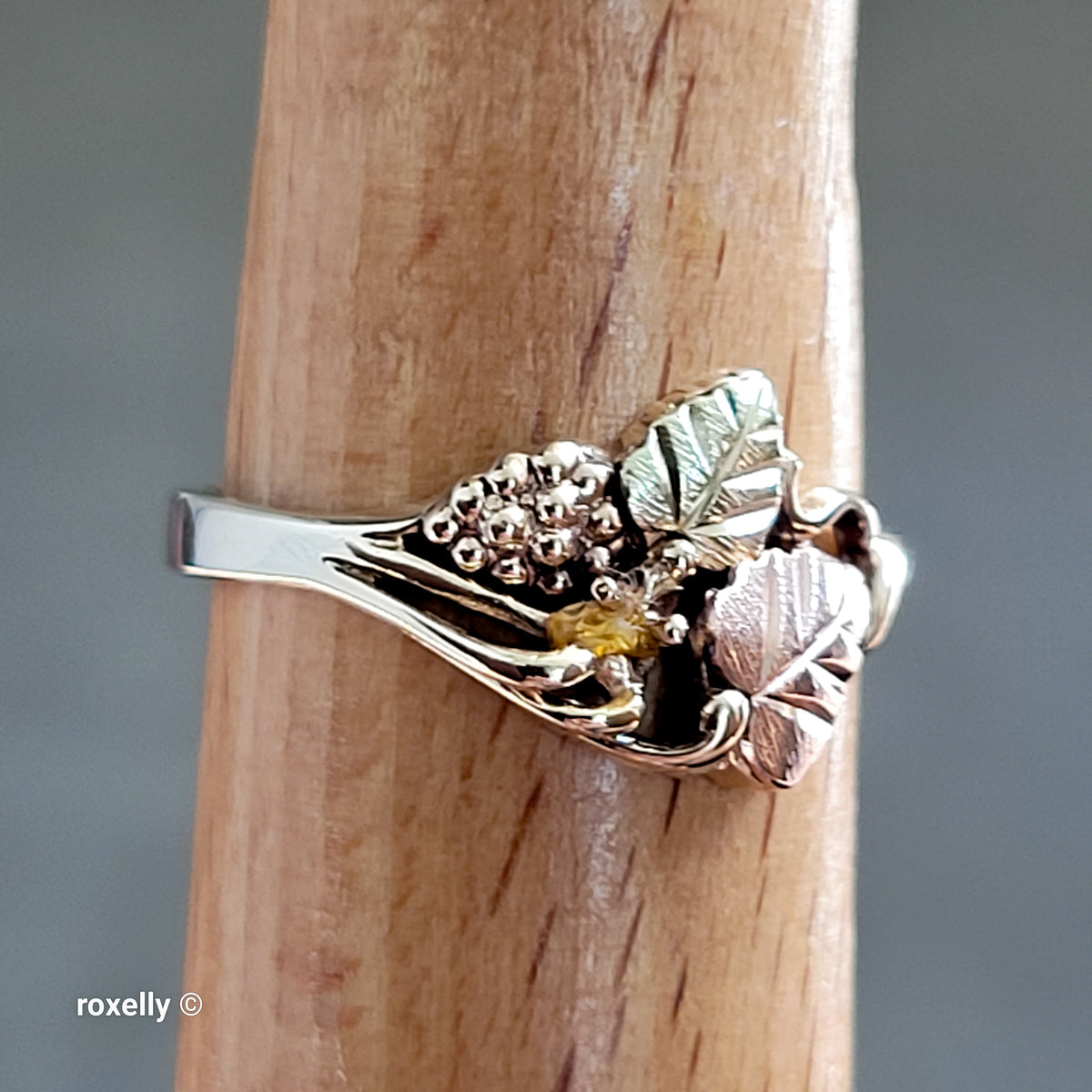 10K Yellow Gold Citrine and Leaves Black Hills Ring Size 6.75 - Solid Gold