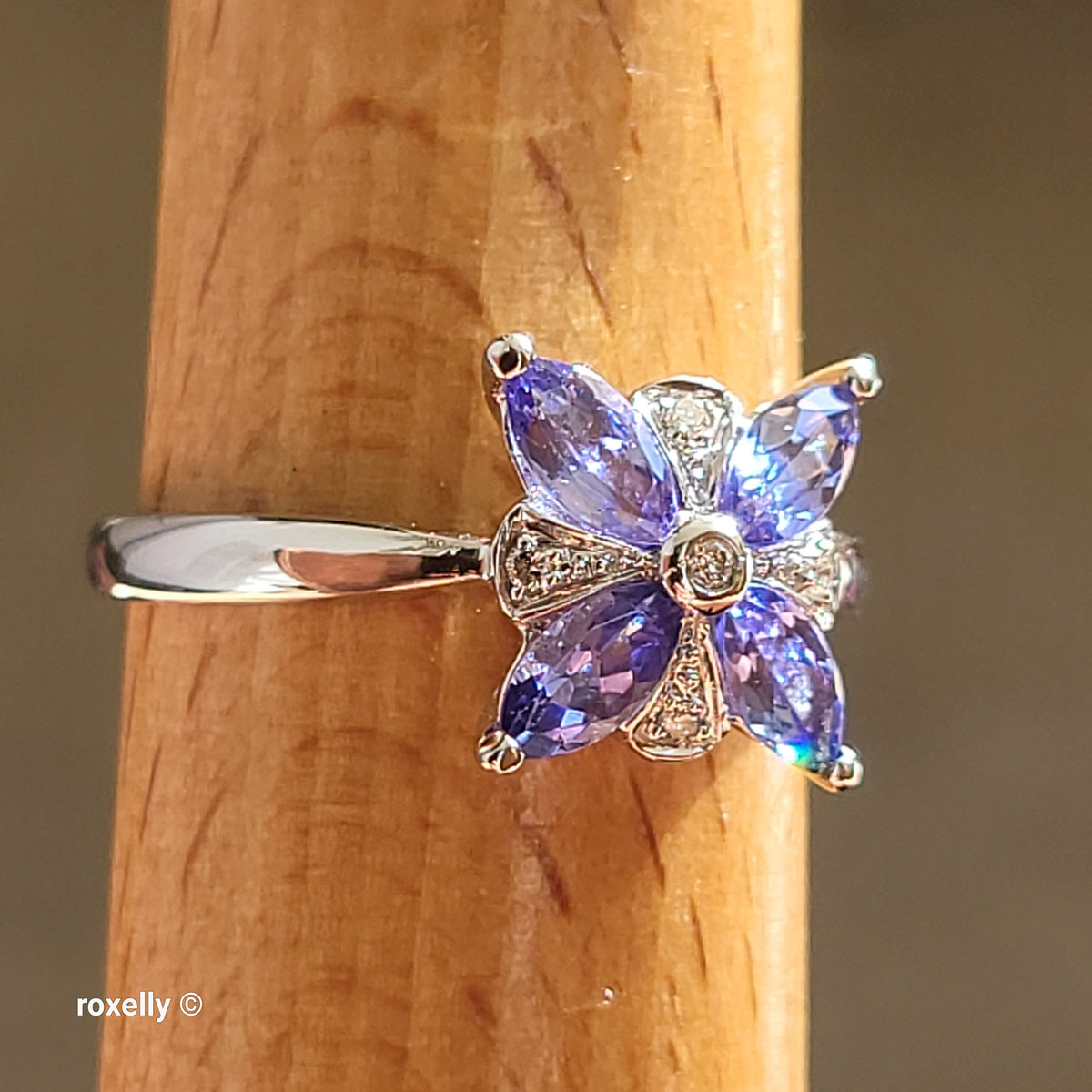 14K White Gold Tanzanite & Genuine Diamonds Ring Size 8.5 - Solid Gold
