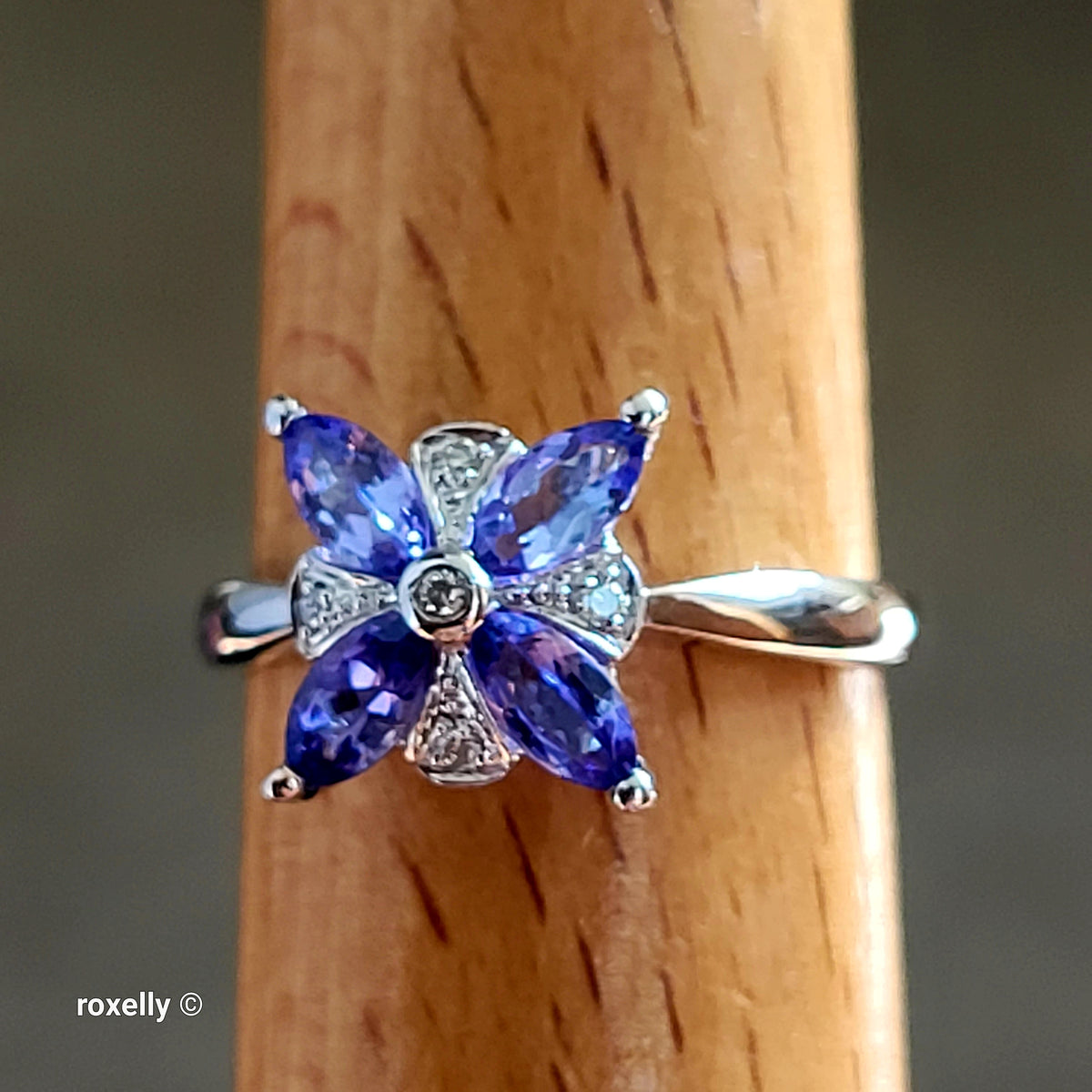 14K White Gold Tanzanite & Genuine Diamonds Ring Size 8.5 - Solid Gold