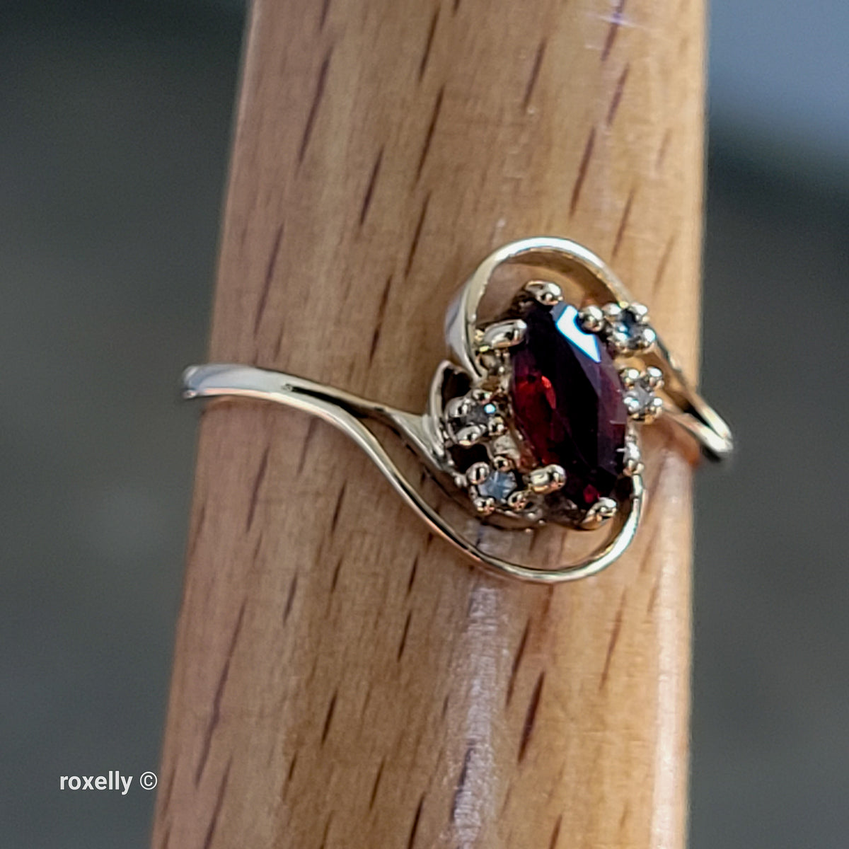 14K Yellow Gold Garnet and Genuine Diamonds Ring Size 9.5 - Solid Gold