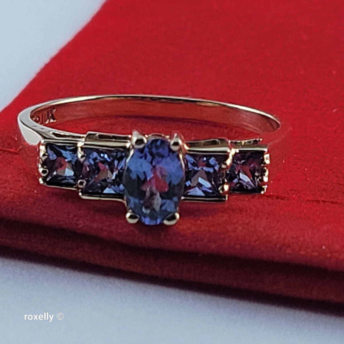 0K Yellow Gold Tanzanite Cocktail Ring Size 7.75 - Solid Gold!