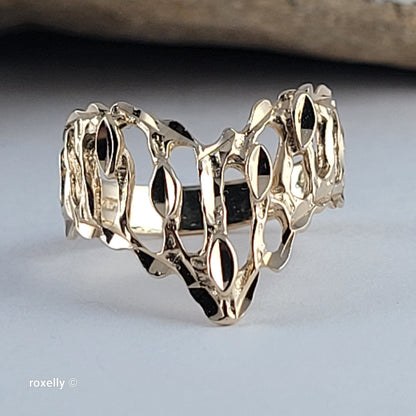 14K Yellow Gold Diamond-Cut Crown Design Ring Size 6 - Solid Gold