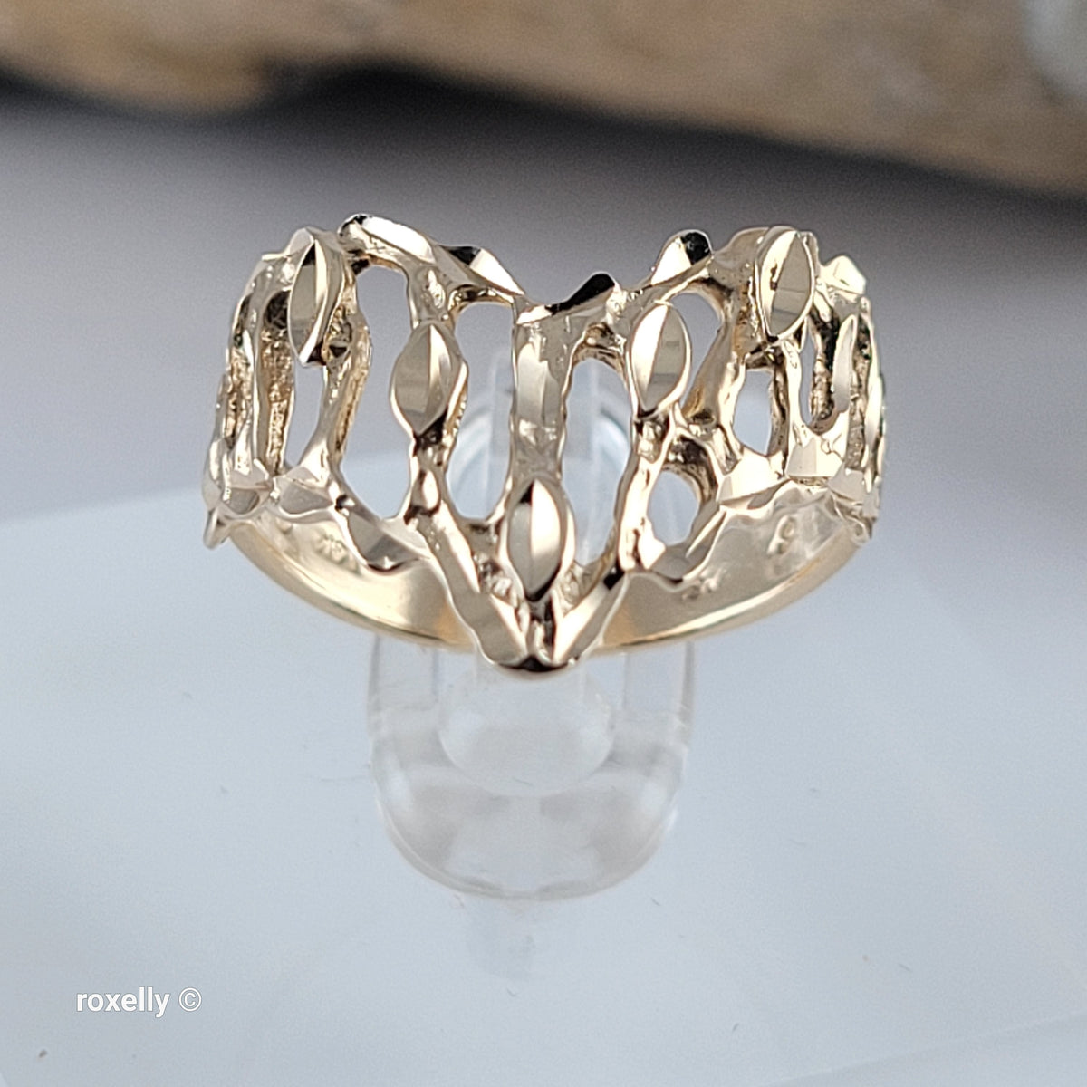 14K Yellow Gold Diamond-Cut Crown Design Ring Size 6 - Solid Gold