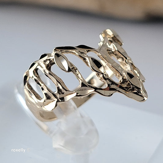 14K Yellow Gold Diamond-Cut Crown Design Ring Size 6 - Solid Gold