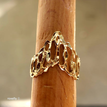 14K Yellow Gold Diamond-Cut Crown Design Ring Size 6 - Solid Gold