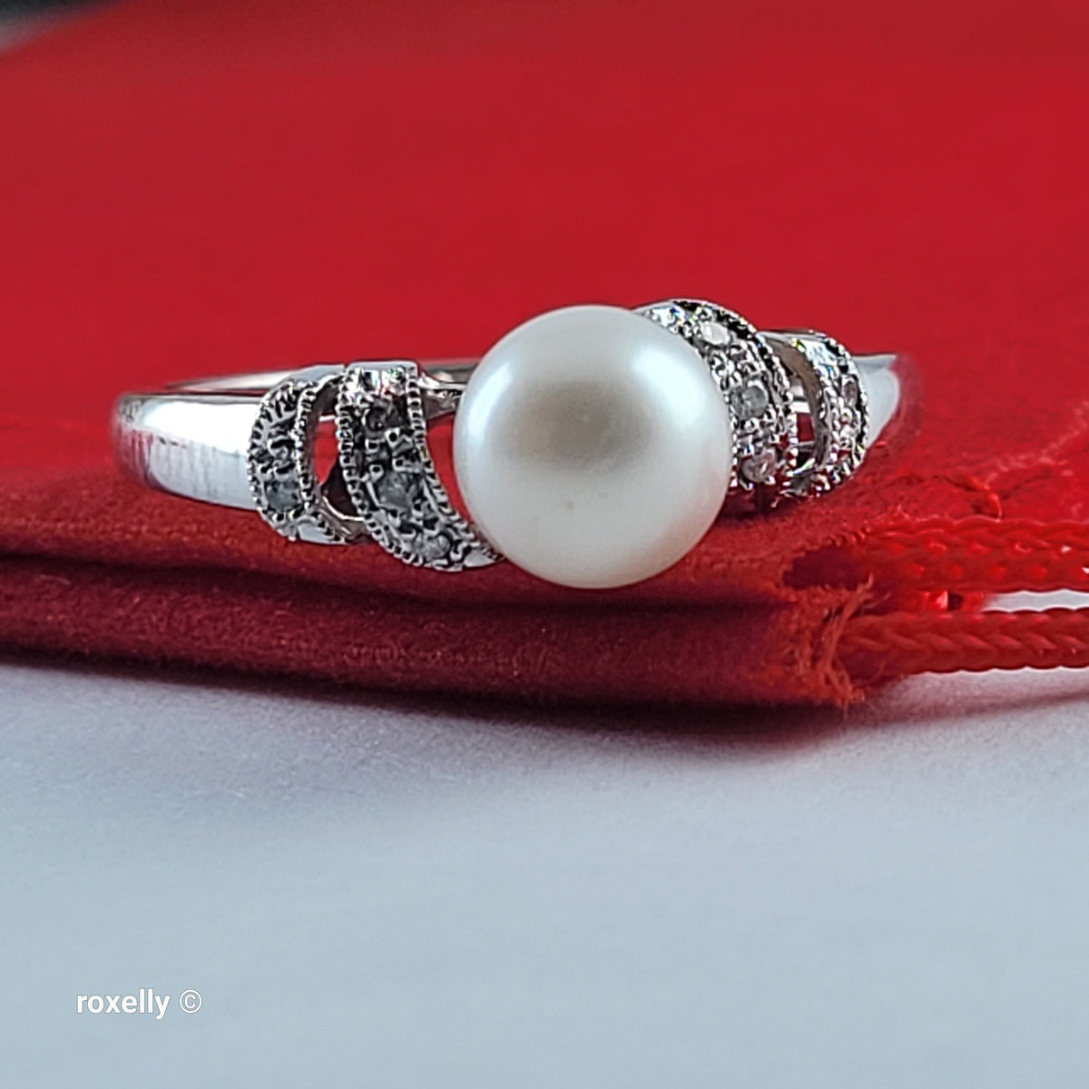 14K White Gold Fresh-Water Pearl & Diamonds Ring Size 7 - Solid Gold