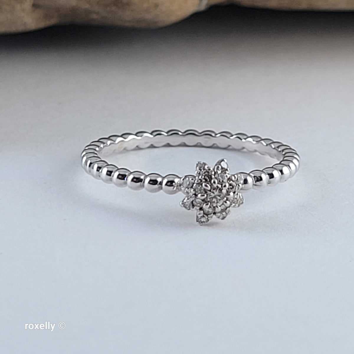 18K White Gold Genuine Diamonds Cluster Ring Size 6 - Solid Gold