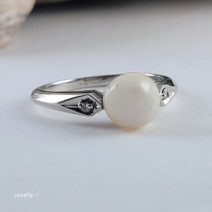 14K White Gold Fresh-Water Pearl and Genuine Diamonds Ring Size 5.5 - Solid Gold