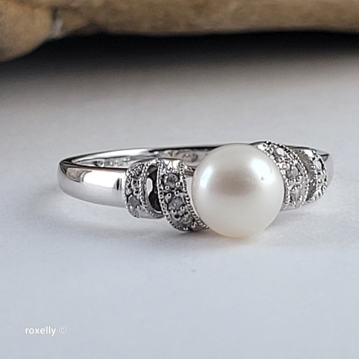14K White Gold Fresh-Water Pearl & Diamonds Ring Size 7 - Solid Gold