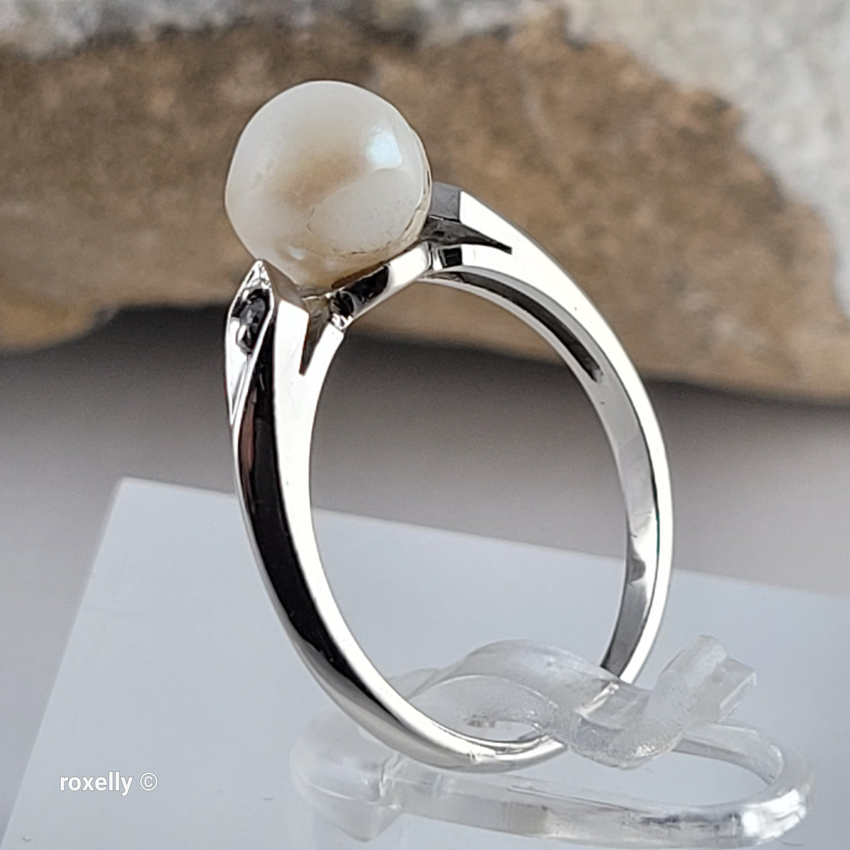 14K White Gold Fresh-Water Pearl and Genuine Diamonds Ring Size 5.5 - Solid Gold