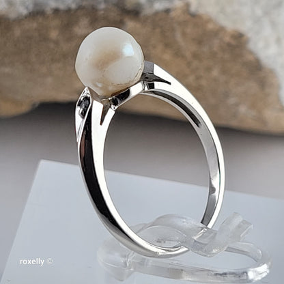 14K White Gold Fresh-Water Pearl and Genuine Diamonds Ring Size 5.5 - Solid Gold