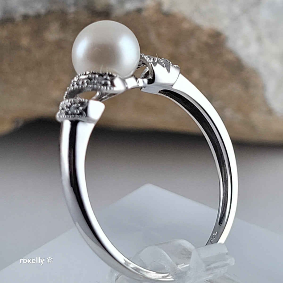 14K White Gold Fresh-Water Pearl & Diamonds Ring Size 7 - Solid Gold