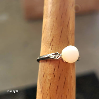14K White Gold Fresh-Water Pearl and Genuine Diamonds Ring Size 5.5 - Solid Gold