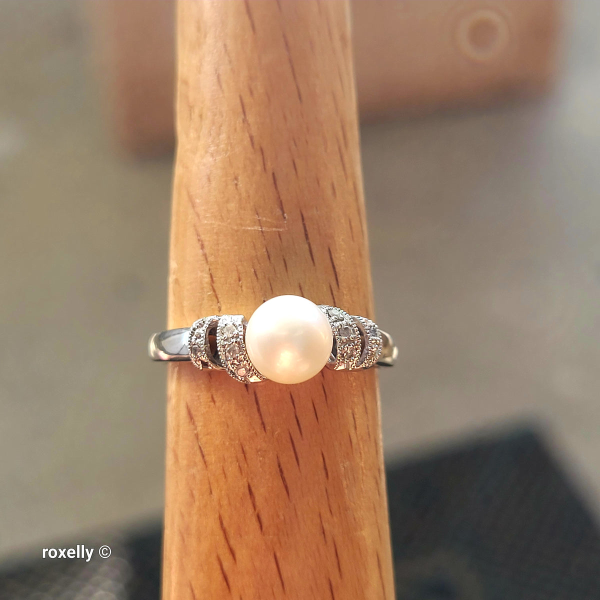 14K White Gold Fresh-Water Pearl & Diamonds Ring Size 7 - Solid Gold