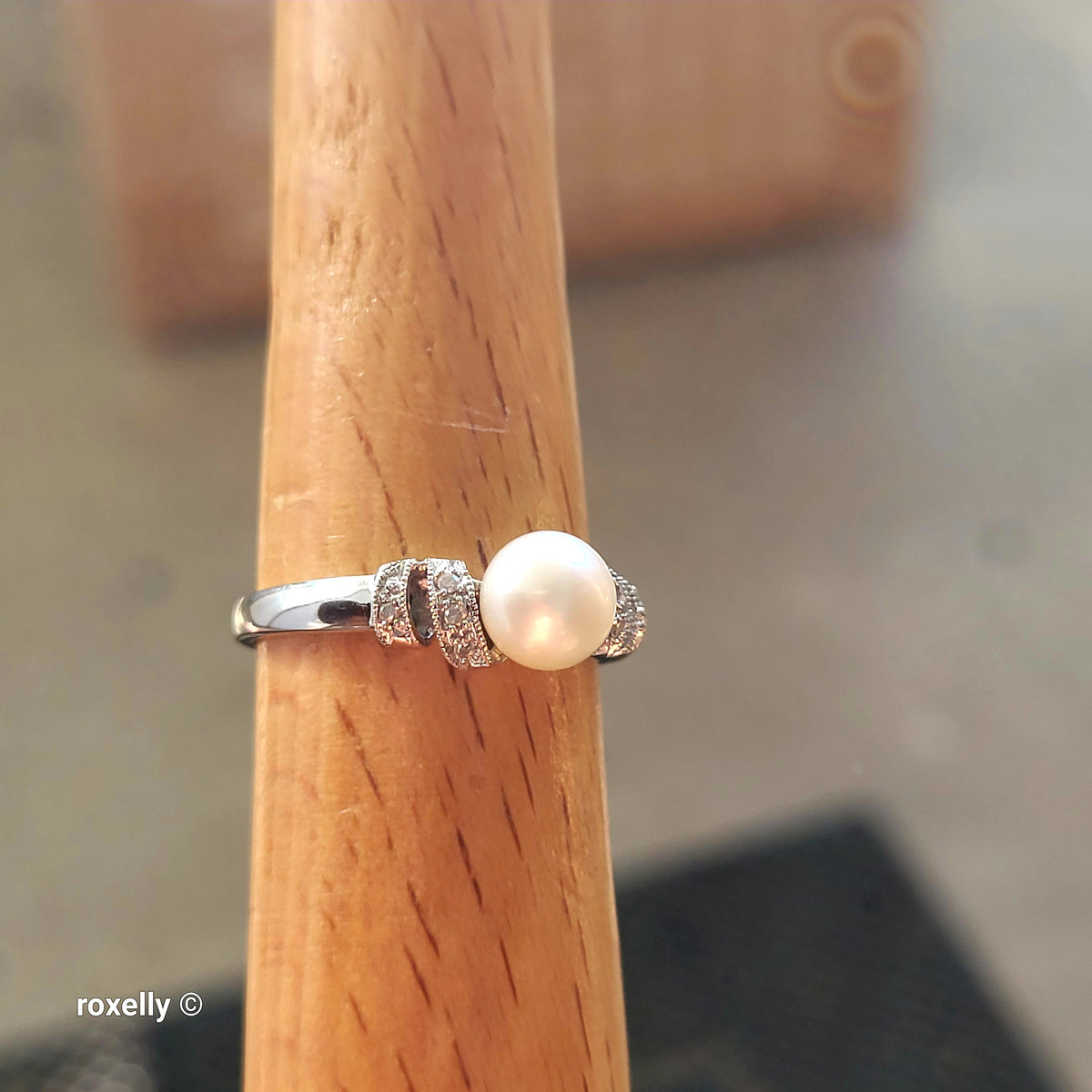 14K White Gold Fresh-Water Pearl & Diamonds Ring Size 7 - Solid Gold