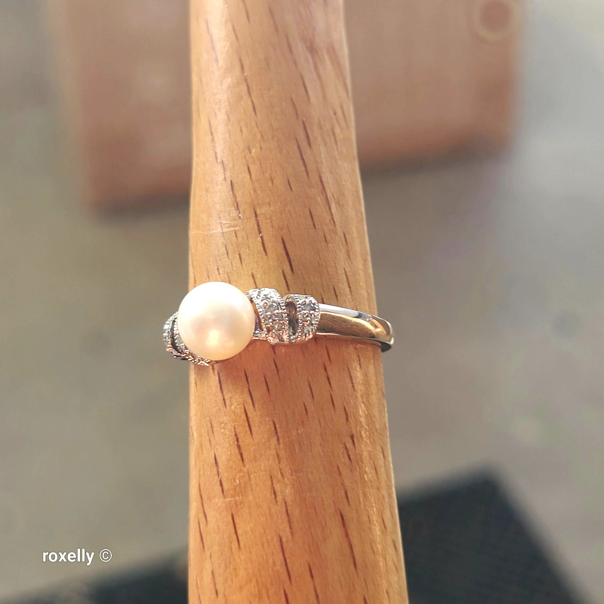 14K White Gold Fresh-Water Pearl & Diamonds Ring Size 7 - Solid Gold