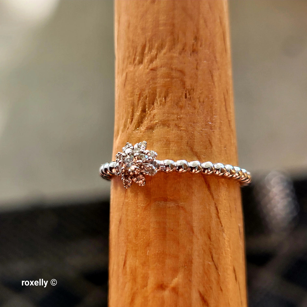 18K White Gold Genuine Diamonds Cluster Ring Size 6 - Solid Gold