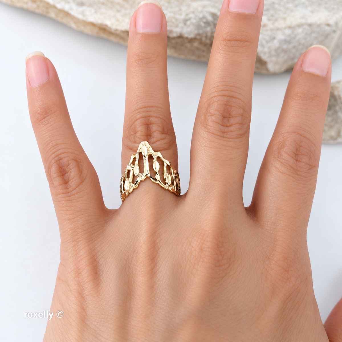 14K Yellow Gold Diamond-Cut Crown Design Ring Size 6 - Solid Gold
