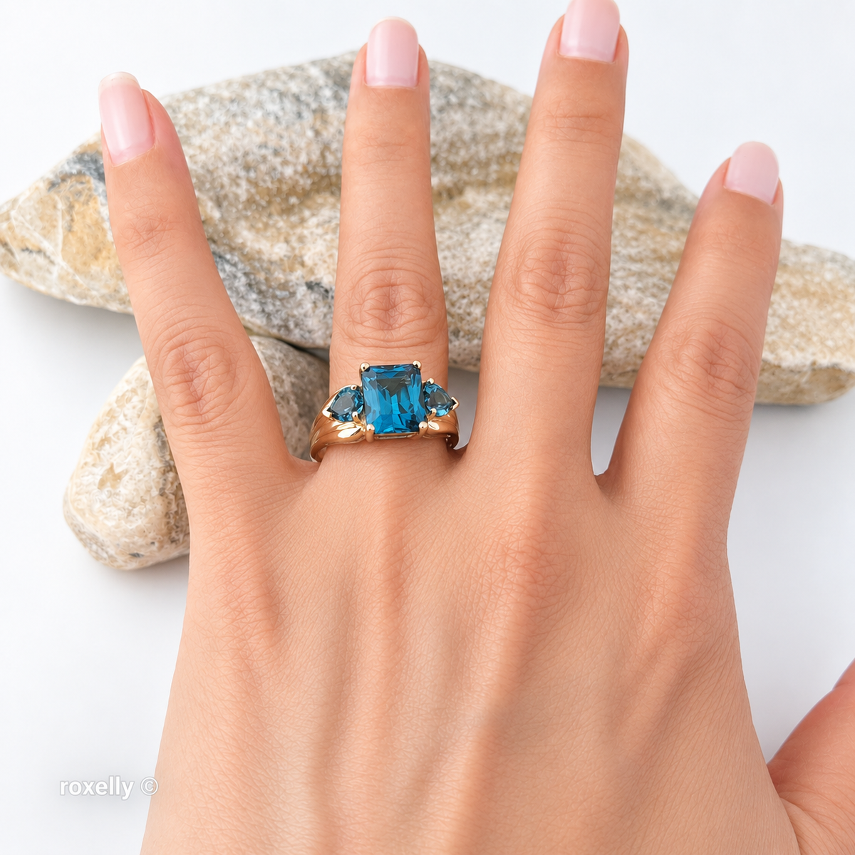 14K Yellow Gold Blue Topaz Cocktail Ring Size 10 - Solid Gold