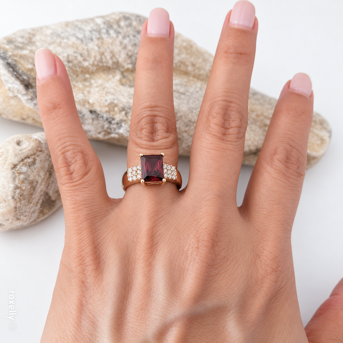 14K Yellow Gold Garnet and Genuine Diamonds Ring Size 7 - Solid Gold