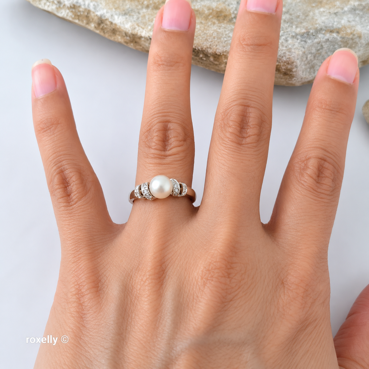 14K White Gold Fresh-Water Pearl & Diamonds Ring Size 7 - Solid Gold