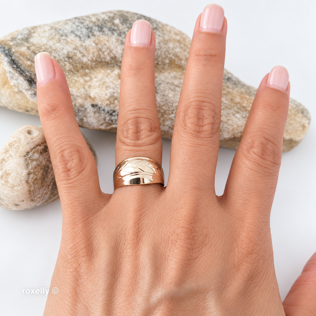 14K Yellow Gold Dome Design Ring Size 7.75 - Solid Gold