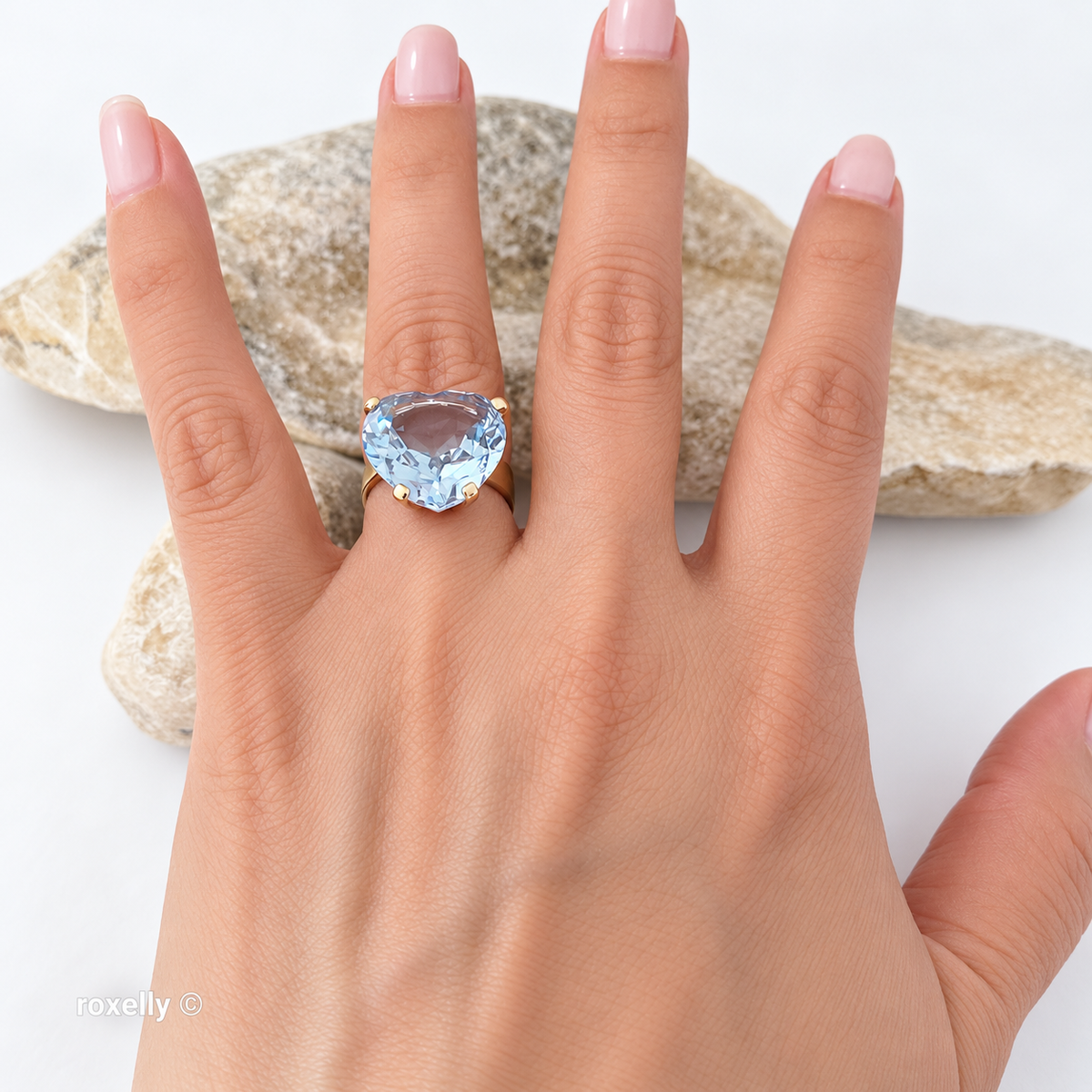 18K Yellow Gold Heart-Shaped Blue Topaz Ring Size 5.75 - Solid Gold