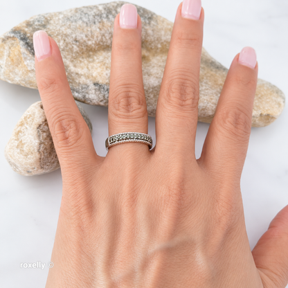 10K White Gold Green Diamonds Infinity Ring Design Size 7 - Solid Gold