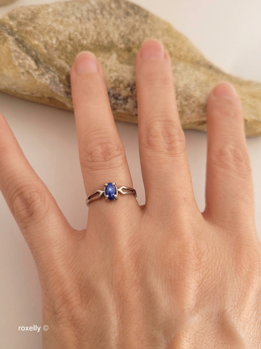 10K White Gold Blue Sapphire Star Ring Size 4.75 - Solid Gold!