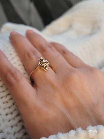 10k Size 7.5 Lovely Solid Yellow Gold Genuine Diamond Floral Ring!