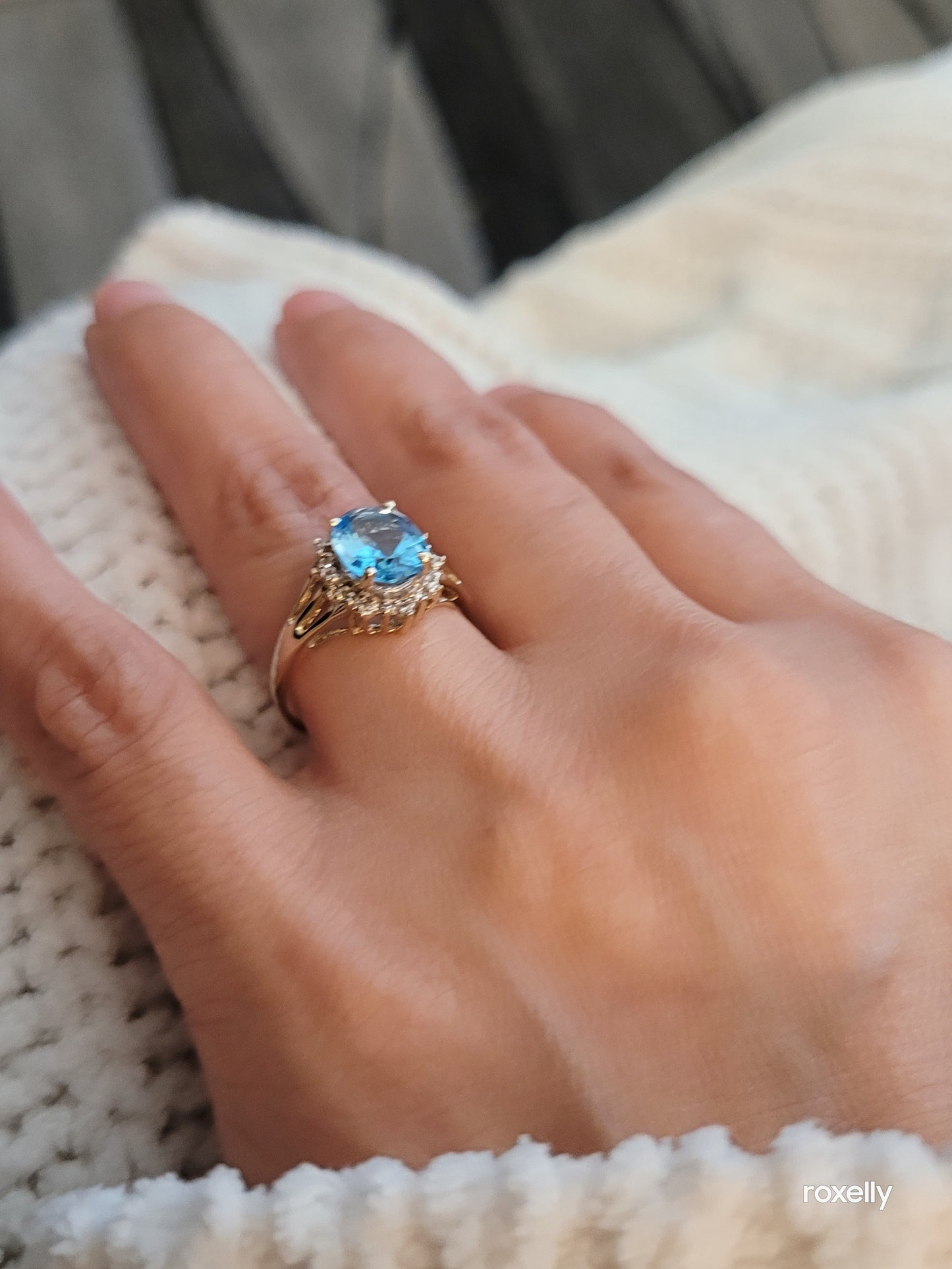 10k Size 6.75 Beautiful Solid Yellow Gold Blue Topaz and Diamond Ring!