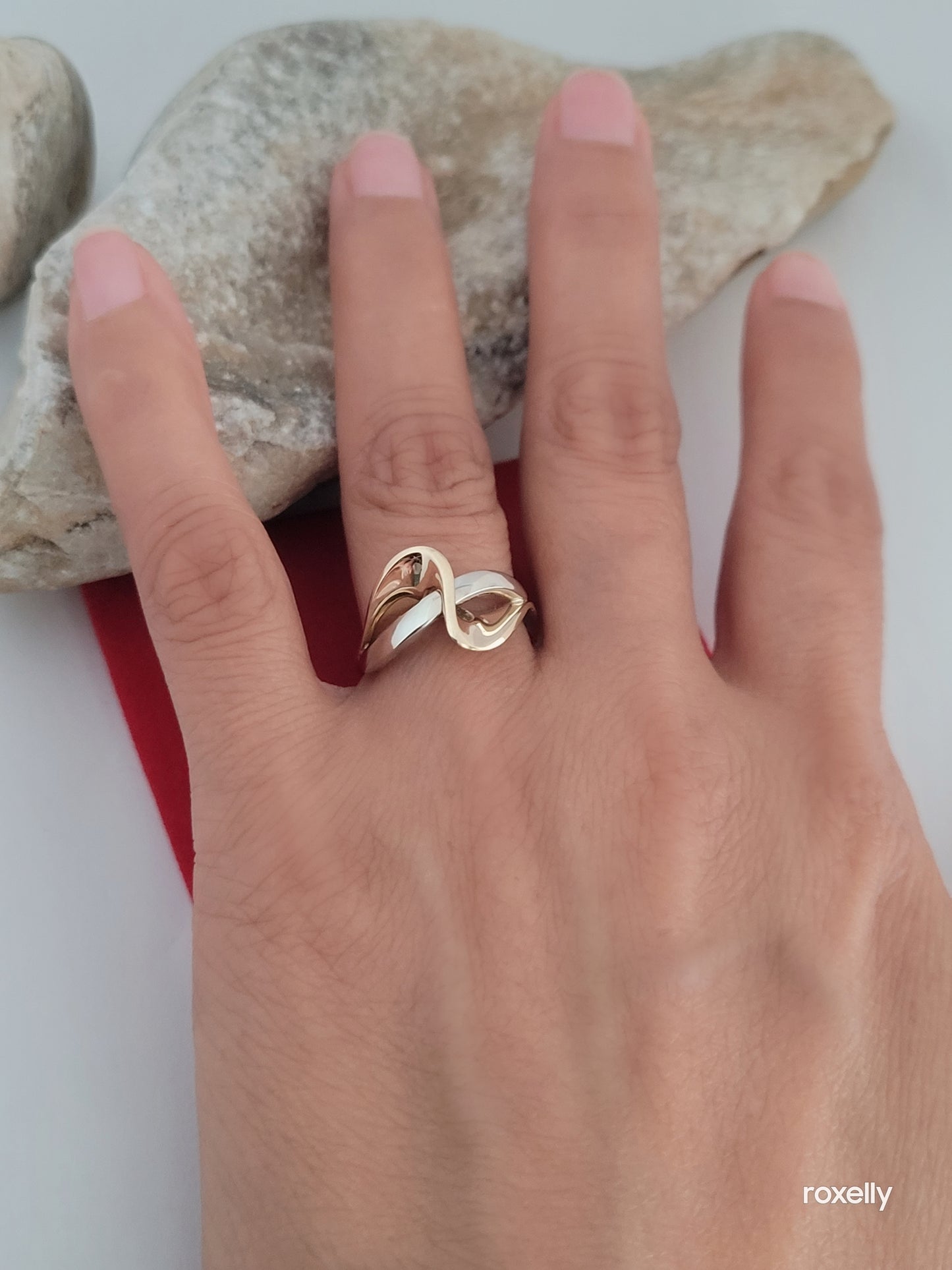 ❤️14k Size 6.5 Elegant Solid White and Yellow Gold Cocktail Ring!