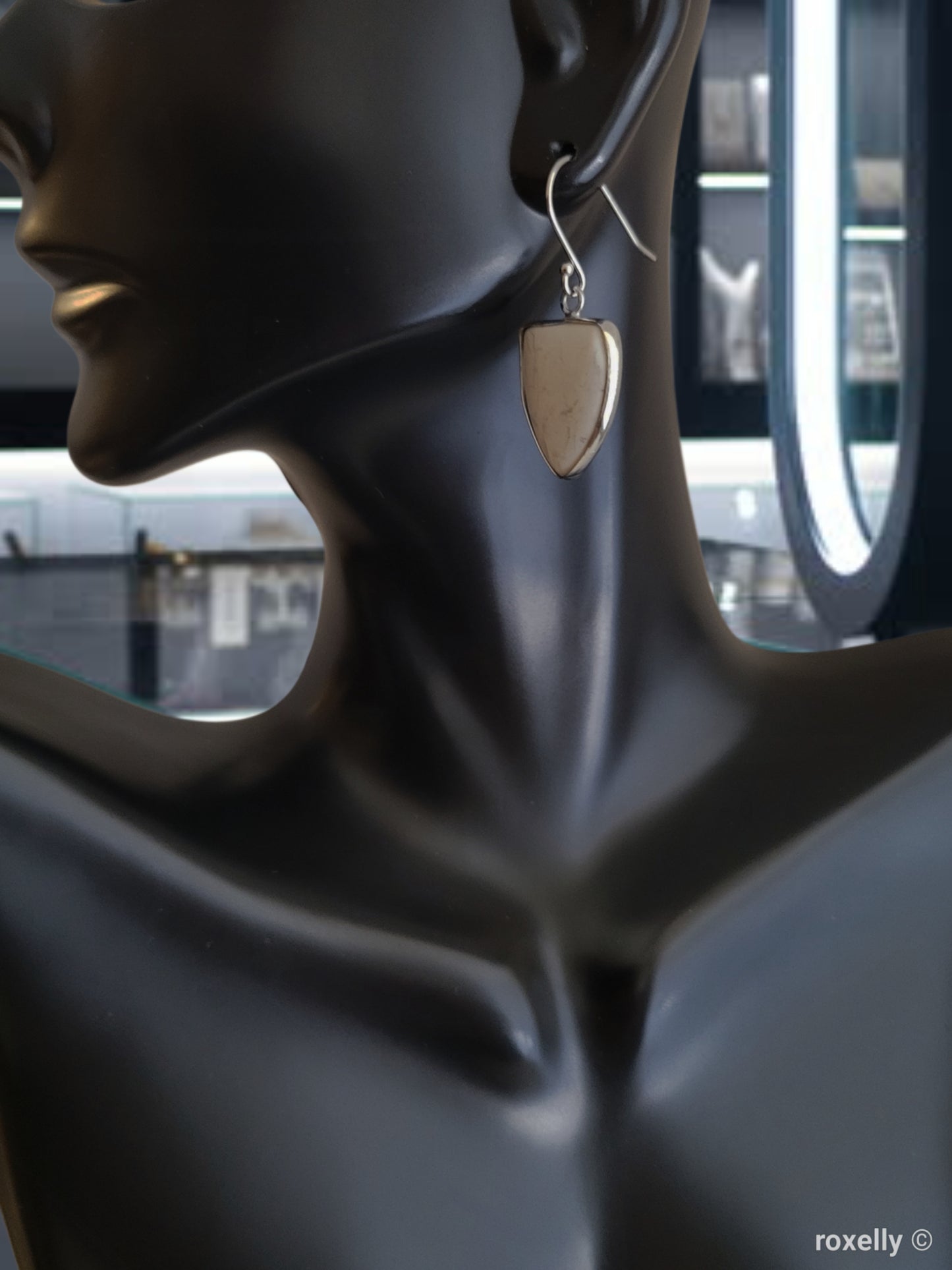 ❤️925 Precious Sterling Silver Triangle Shaped Howlite Drop Earrings!