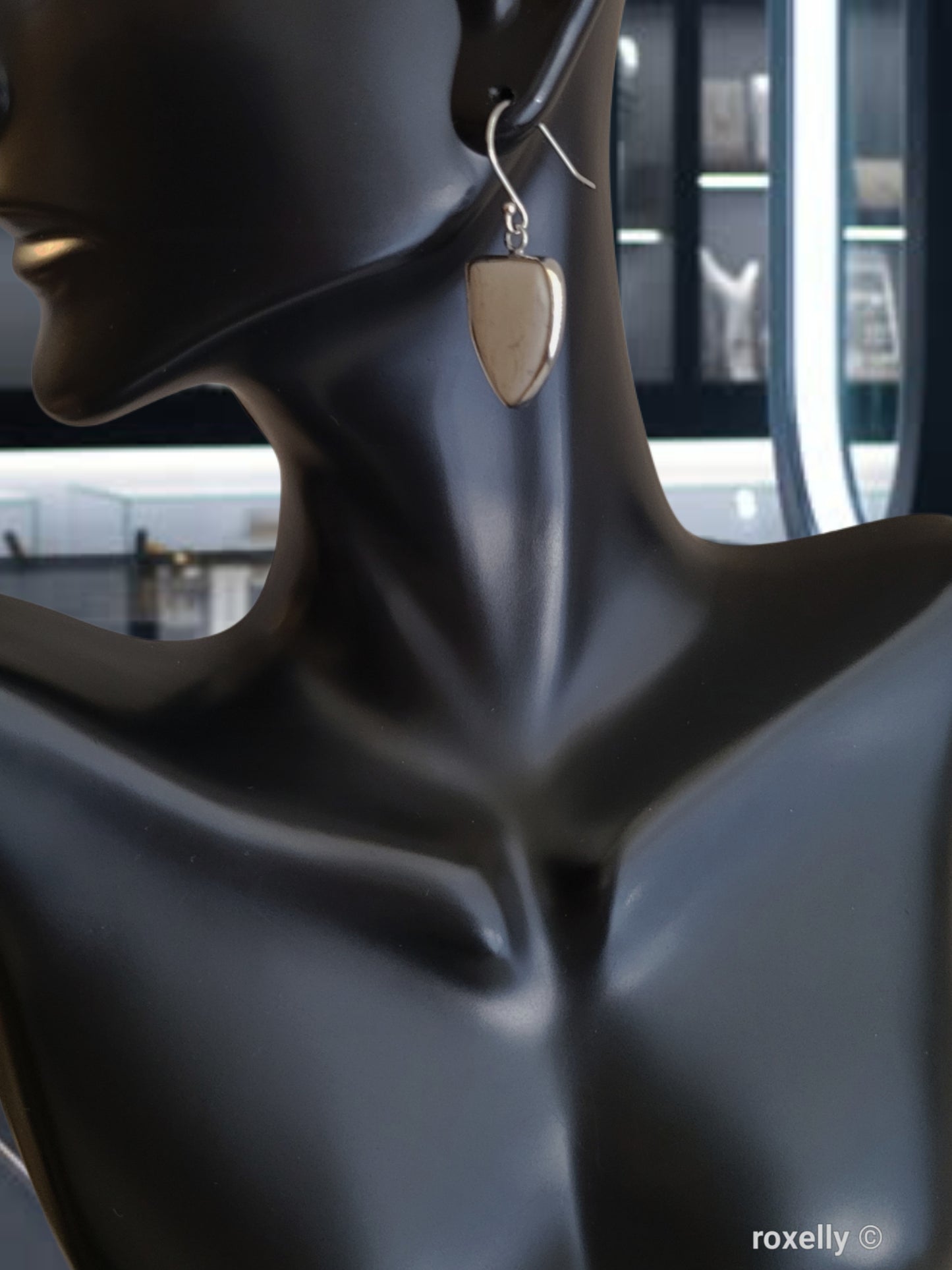 ❤️925 Precious Sterling Silver Triangle Shaped Howlite Drop Earrings!